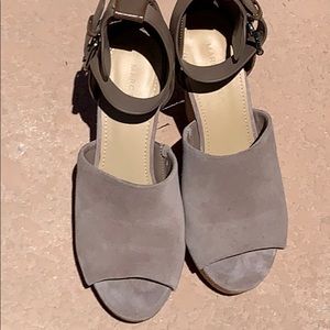 Marc Fisher platform wedges size 8.5 in taupe